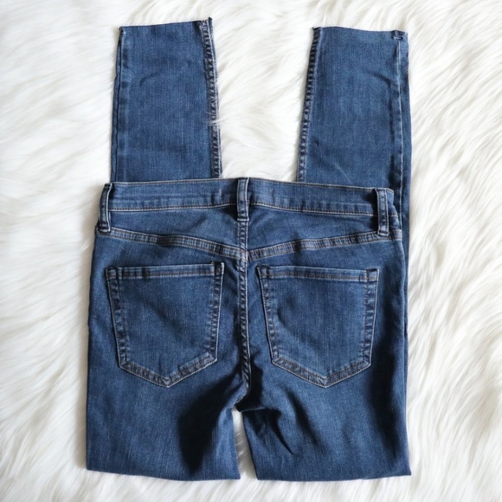 Free People Destroyed Reagan Jean Size 25 ✨ - Picture 5 of 5